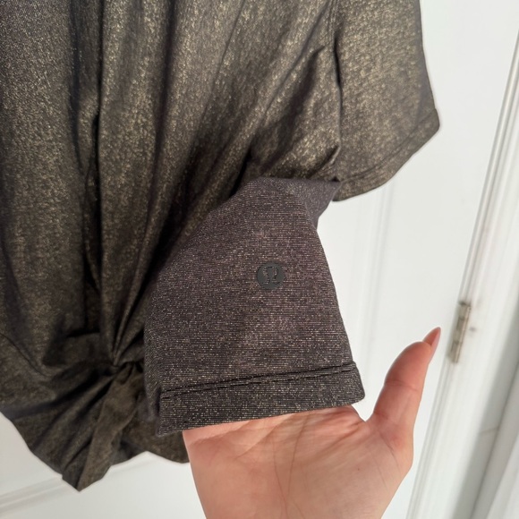 Special Edition EUC  Size 8 Lululemon Crescent T-Shirt *Spark
Black - Picture 7 of 7